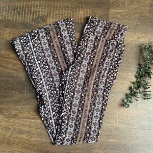 Floral Patterned Yoga Pants – Size Small